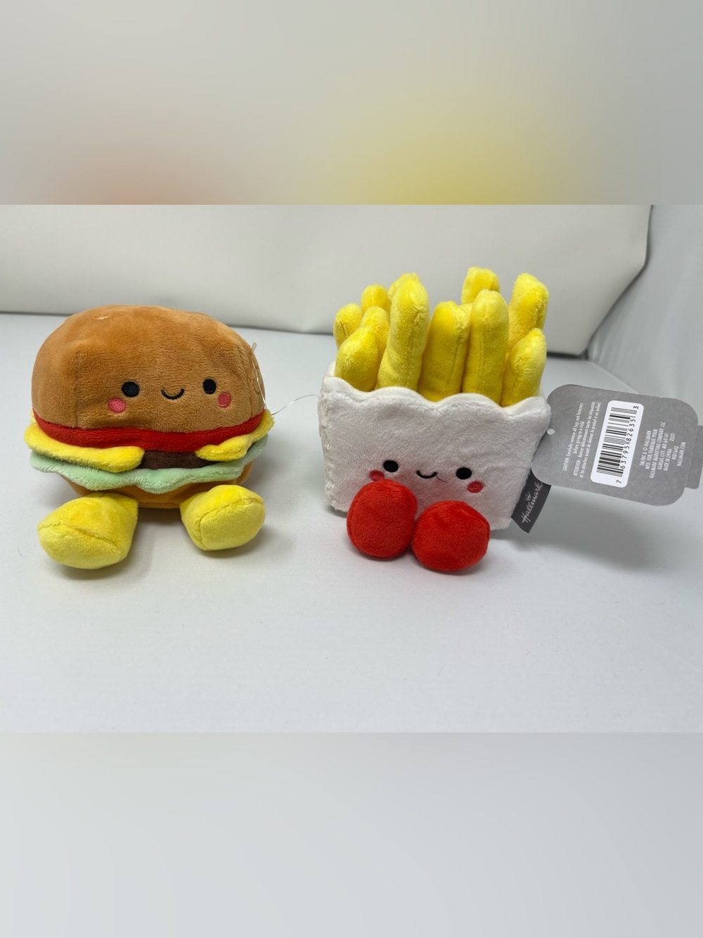 Hallmark Better Together Burger & Fries Magnetic Plush Set Foodie Stuffed Pair - Picture 4 of 6